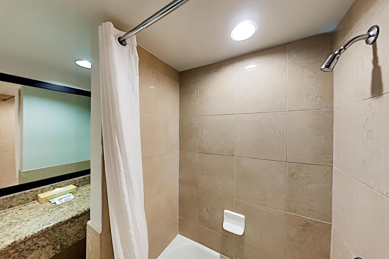 Ferienwohnung Aqua Palms Waikiki Ocean View Lanai Parking Included Honolulu Exterior foto